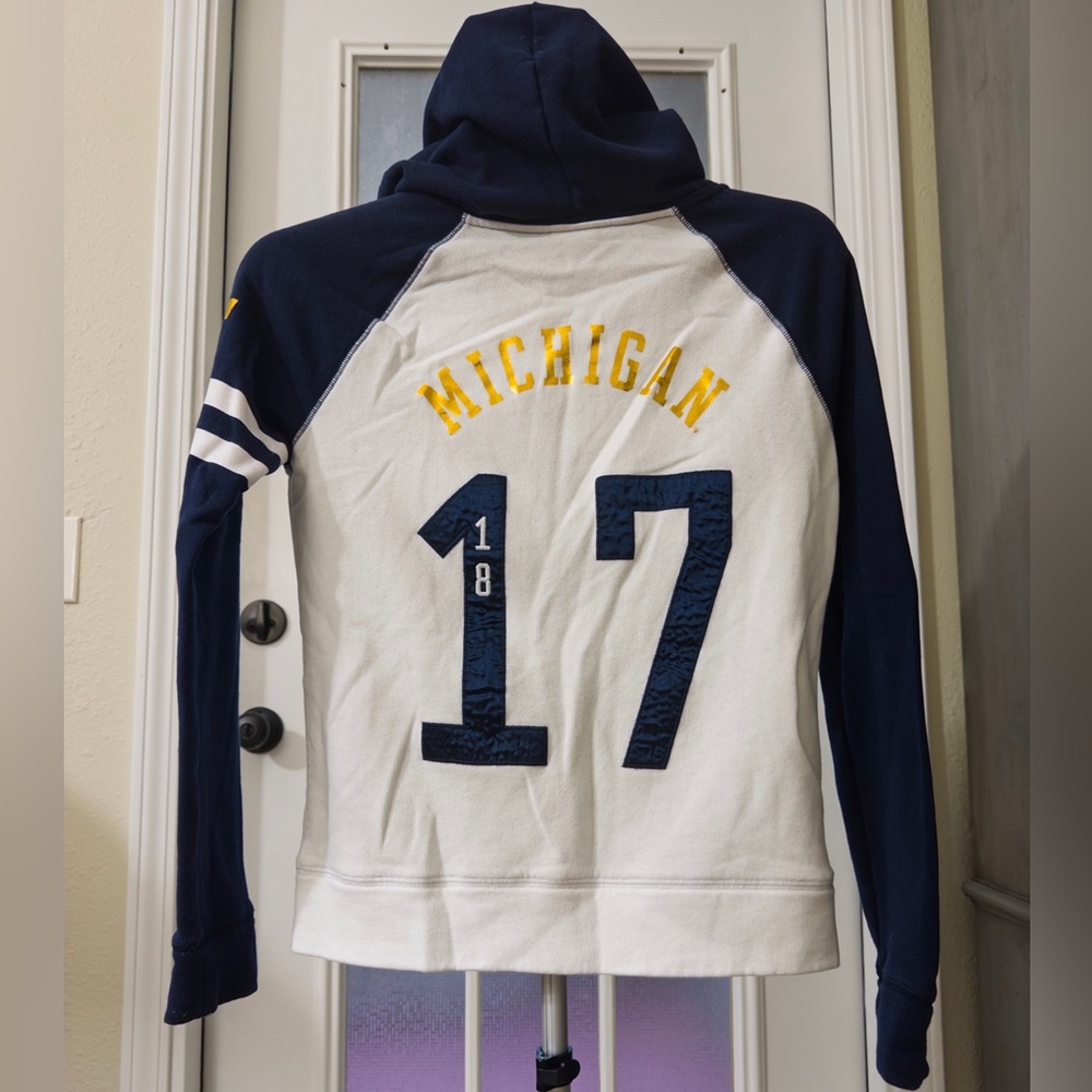 *RARE* PINK Victoria's Secret Small University of Michigan Zip Hoodie